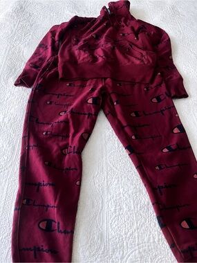Champion Reverse Weave Burgundy Logo Hoodie S & Jogger Pants L 2-Piece Set